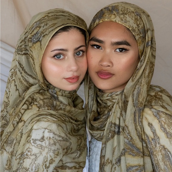 NWT | RARE SAND DUNES VELA SCARVES - Picture 1 of 4